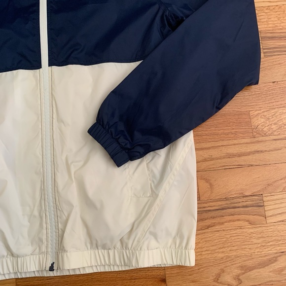 Men’s Volcom Navy and Cream Windbreaker Jacket - Picture 5 of 12
